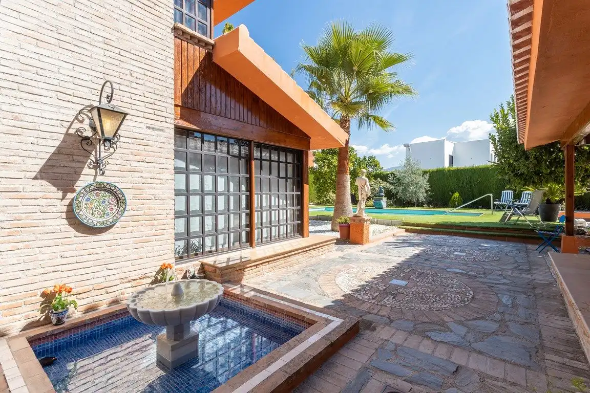 Jardí de Casa o xalet en venda en Peligros amb Aire condicionat, Calefacció i Jardí privat