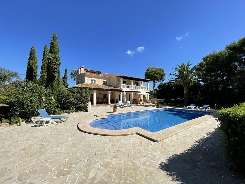 Vista exterior de Casa o xalet en venda en Llucmajor amb Aire condicionat, Calefacció i Jardí privat