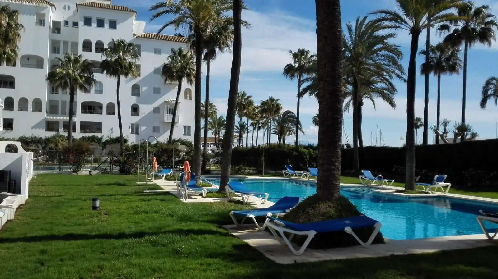 Jardí de Apartament en venda en Manilva amb Aire condicionat, Terrassa i Moblat
