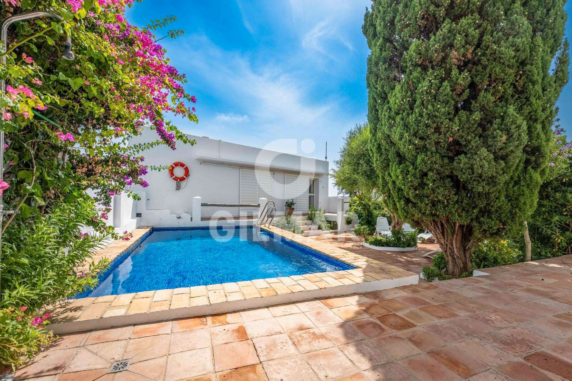 Vista exterior de Casa o xalet en venda en Vejer de la Frontera amb Aire condicionat, Calefacció i Piscina