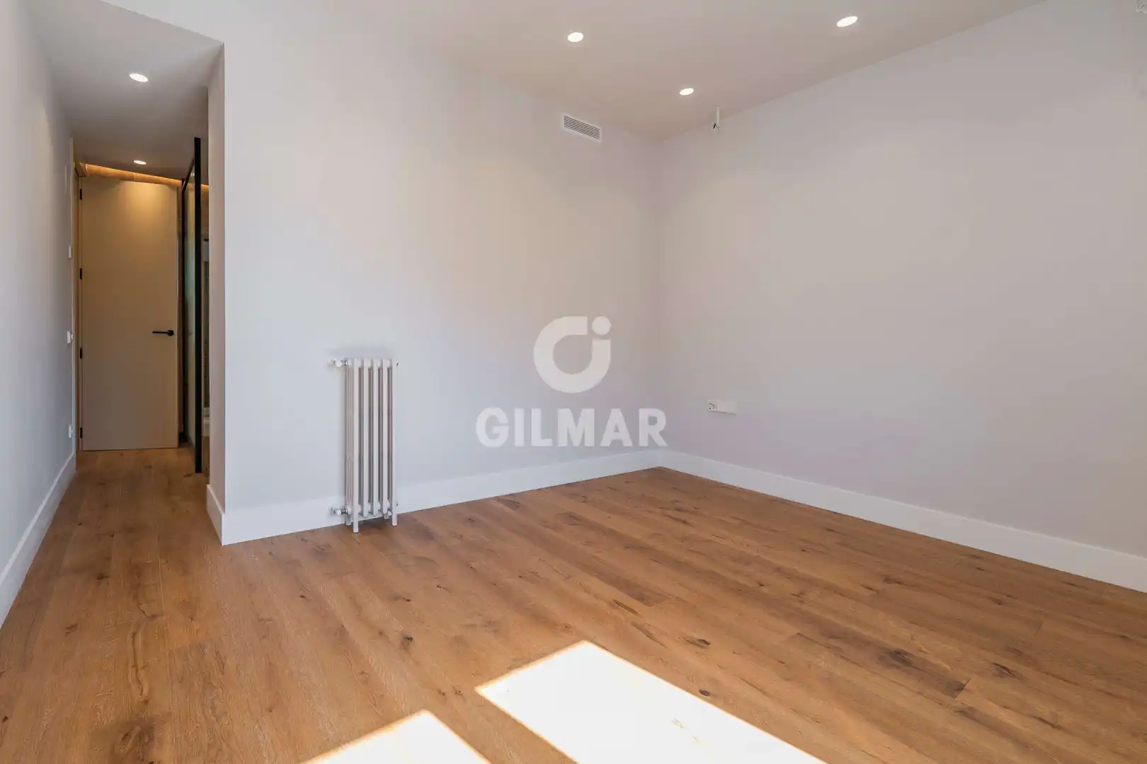 Habitación de Piso en venta en Madrid con Calefacción y Trastero