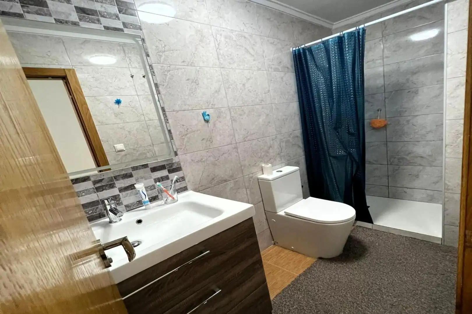 Bany de Apartament en venda en Torrevieja amb Aire condicionat, Calefacció i Terrassa