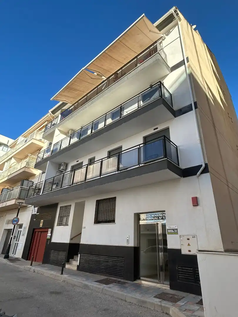 Vista exterior de Piso de alquiler en Fuengirola con Aire acondicionado, Terraza y Amueblado