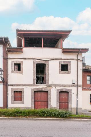 Casa-chalet en Venta en Lugar RIOSECO, 85 en Sobrescobio