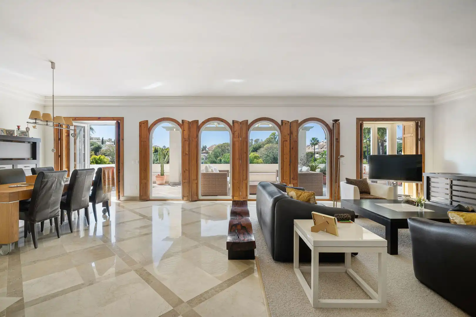 Living room of Attic for sale in Marbella  with Air Conditioner, Terrace and Storage room