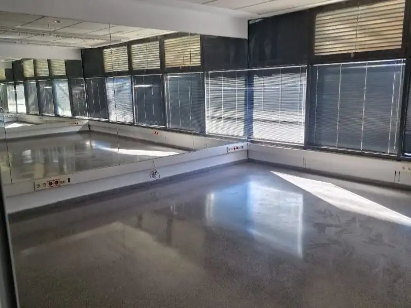 Local de lloguer en Paterna amb Aire condicionat, Calefacció i Moblat
