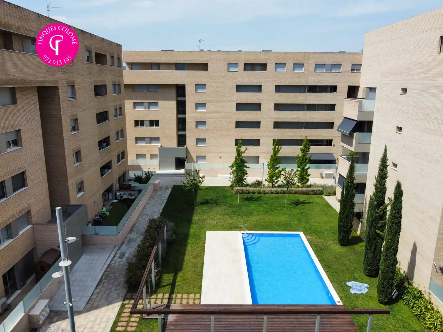 Piscina de Planta baixa en venda en Salt amb Aire condicionat, Calefacció i Terrassa