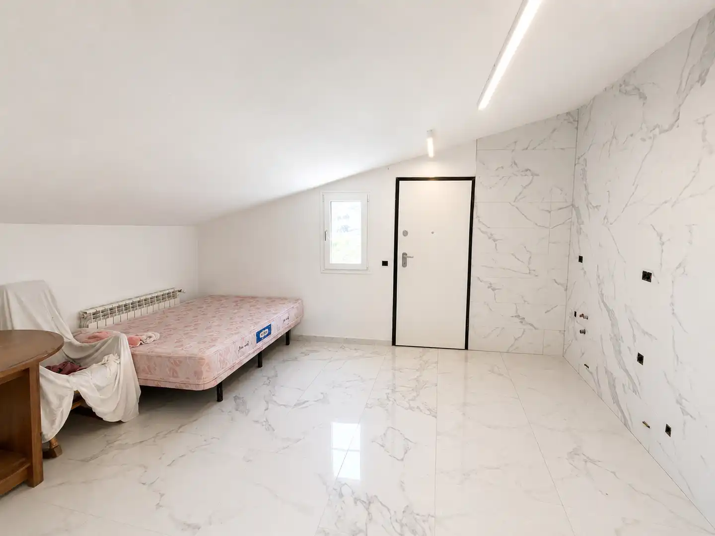 Bedroom of Houses for sale in Lleida  with Air Conditioner, Heating and Private garden