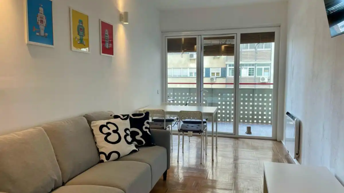 Wohnzimmer von Wohnungen zur untervermieten in Madrid mit Möbliert, Ofen und Waschmaschine