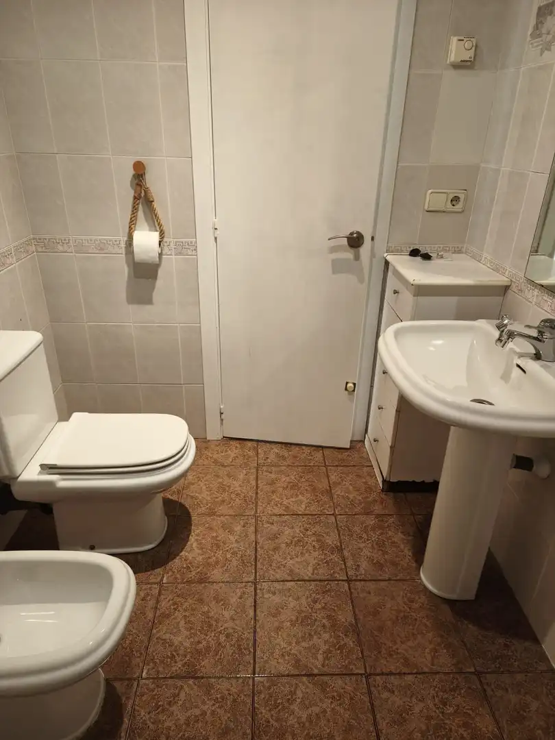 Badezimmer von Wohnung zum Verkauf in Anglès mit Klimaanlage, Heizung und Terrasse