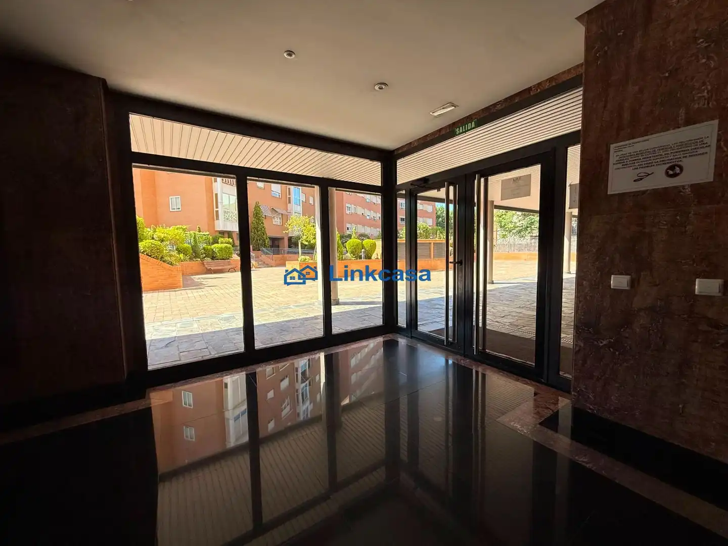 Piso en venta en Madrid con Calefacción, Trastero y Piscina comunitaria
