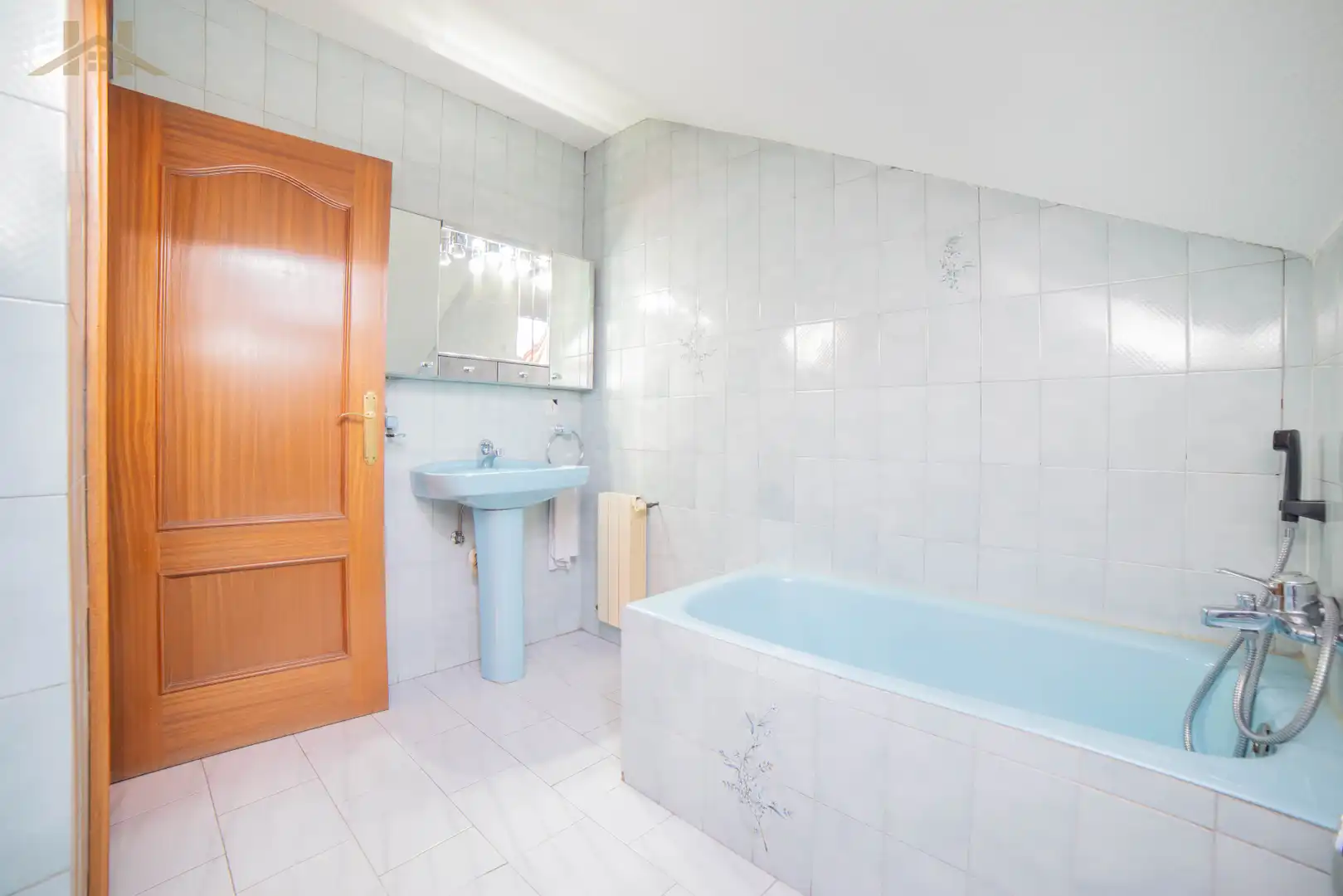 Baño de Casa adosada en venta en Villaviciosa de Odón con Aire acondicionado, Calefacción y Jardín privado