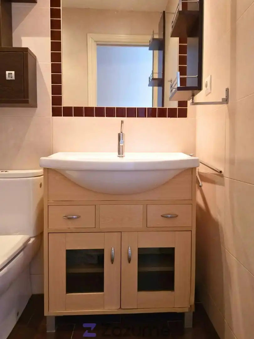 Badezimmer von Wohnung zur Miete in Sevilla mit Klimaanlage, Heizung und Möbliert