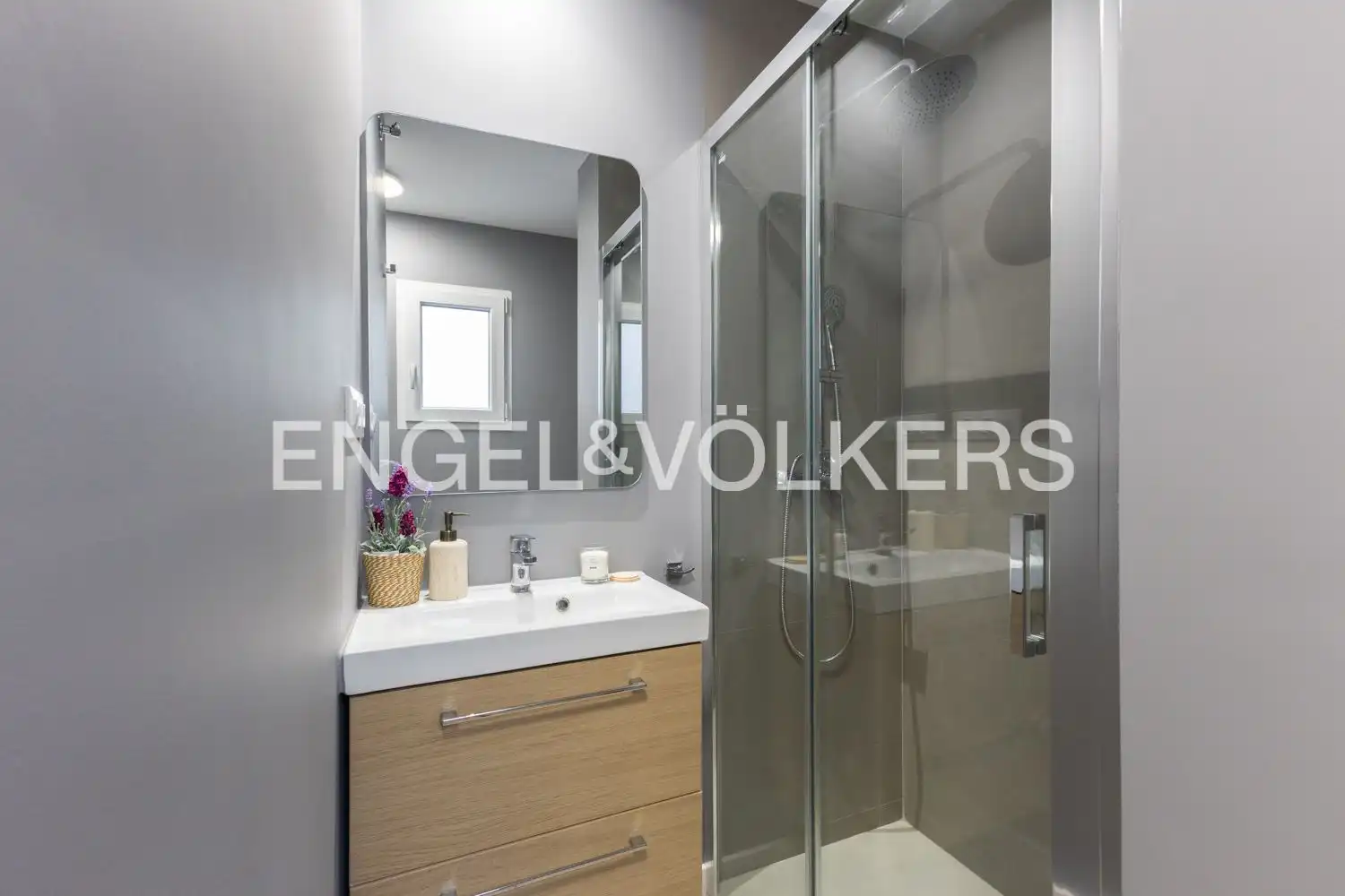 Baño de Ático de alquiler en Valencia con Aire acondicionado, Calefacción y Terraza