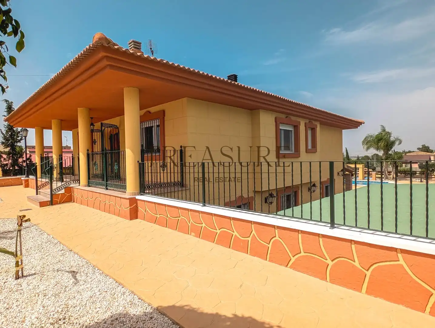 Vista exterior de Casa o chalet en venta en Molina de Segura con Trastero, Piscina y Amueblado