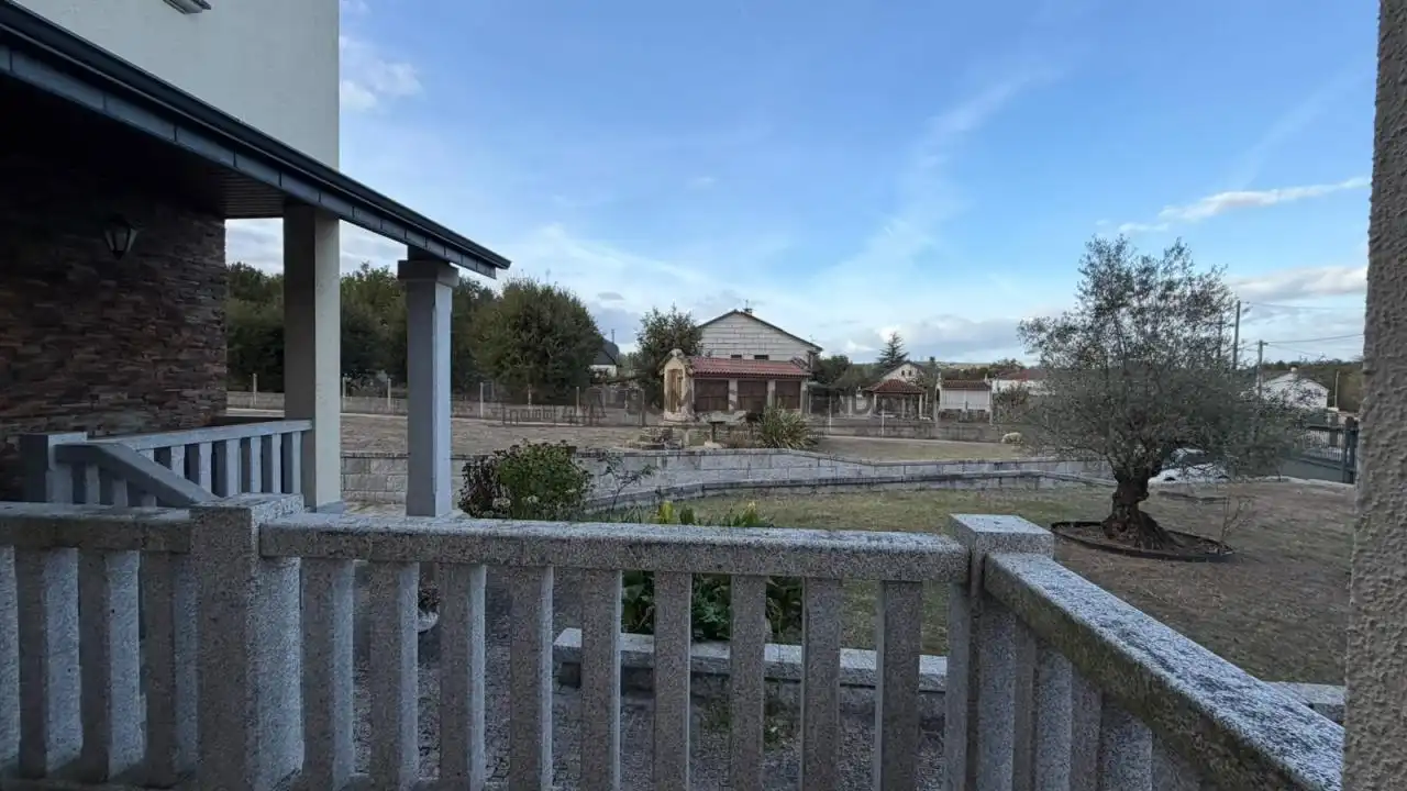 Exterior view of Houses for sale in San Cibrao das Viñas  with Heating, Private garden and Storage room