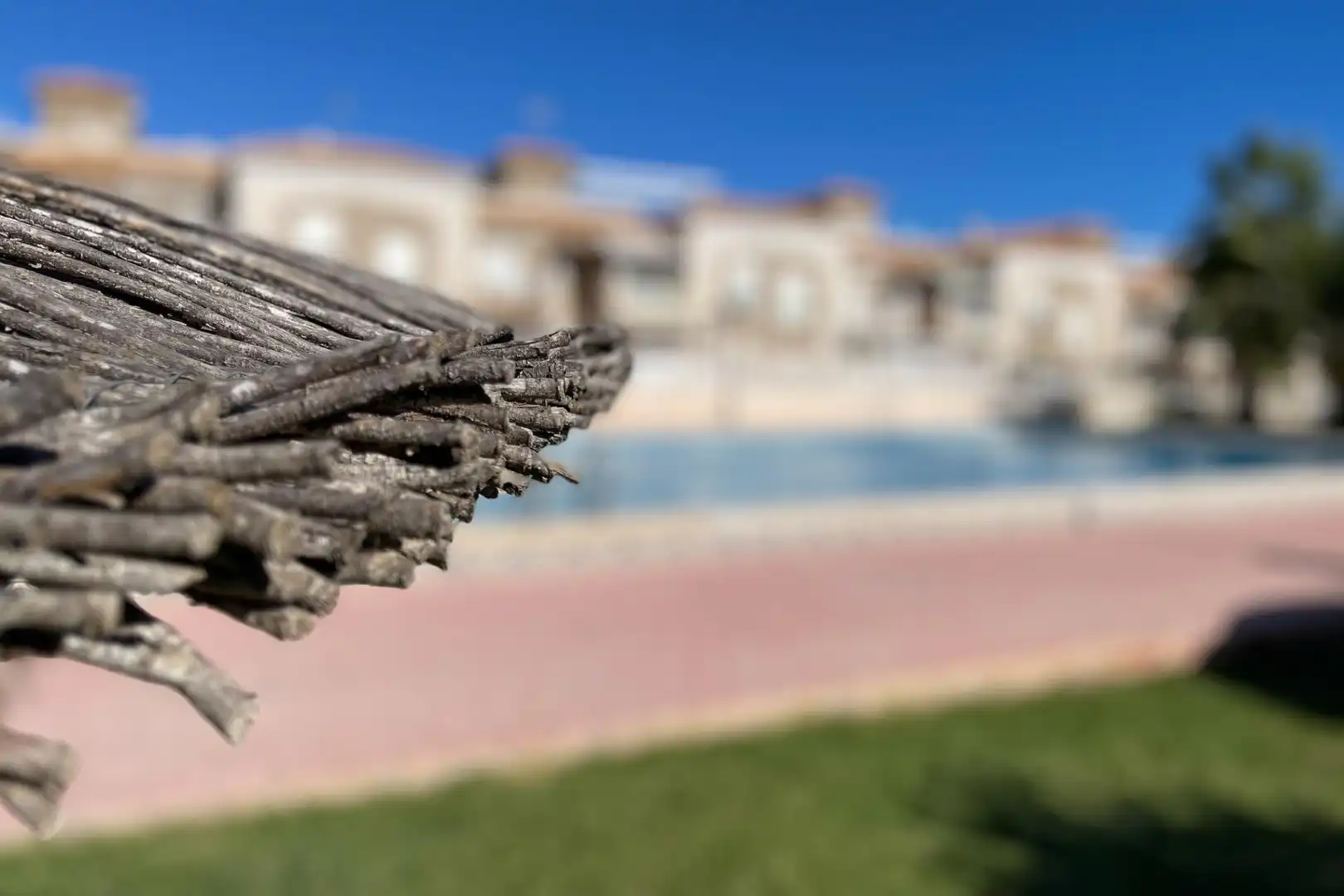 Vista exterior de Casa adosada en venda en Torrevieja amb Aire condicionat, Jardí privat i Terrassa