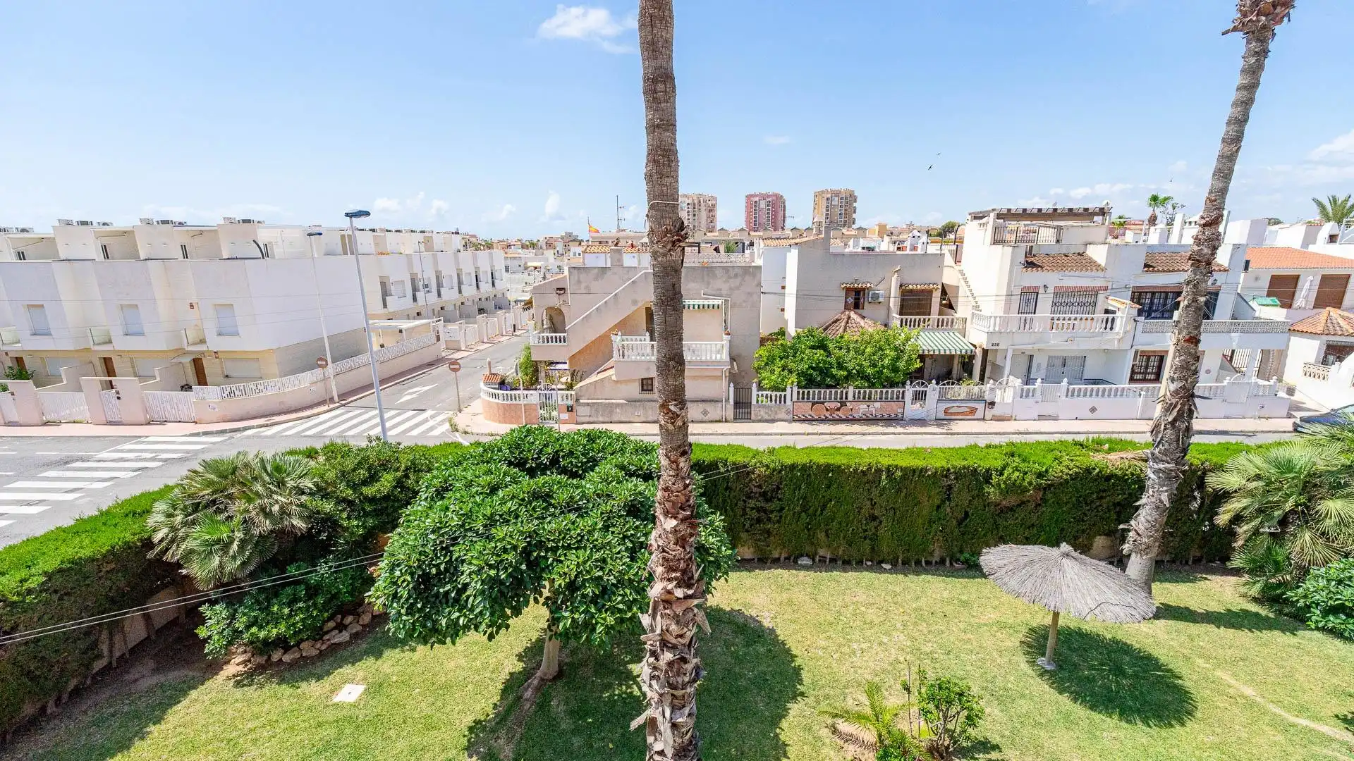 Terrasse von Wohnungen zum Verkauf in Torrevieja mit Terrasse und Gemeinschaftspool
