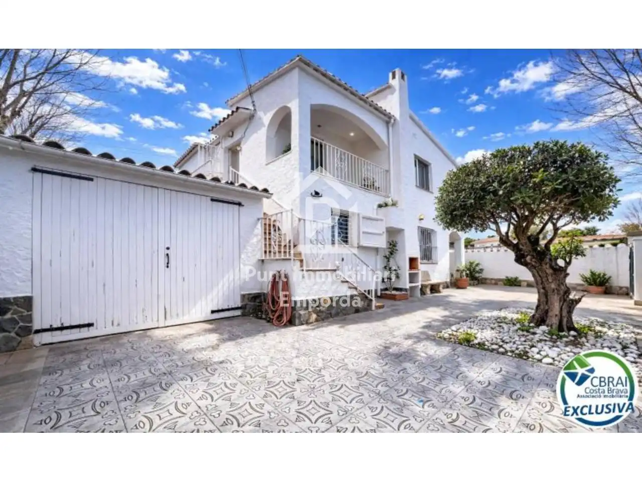 Casa amb jardí en venda a Calle Montseny