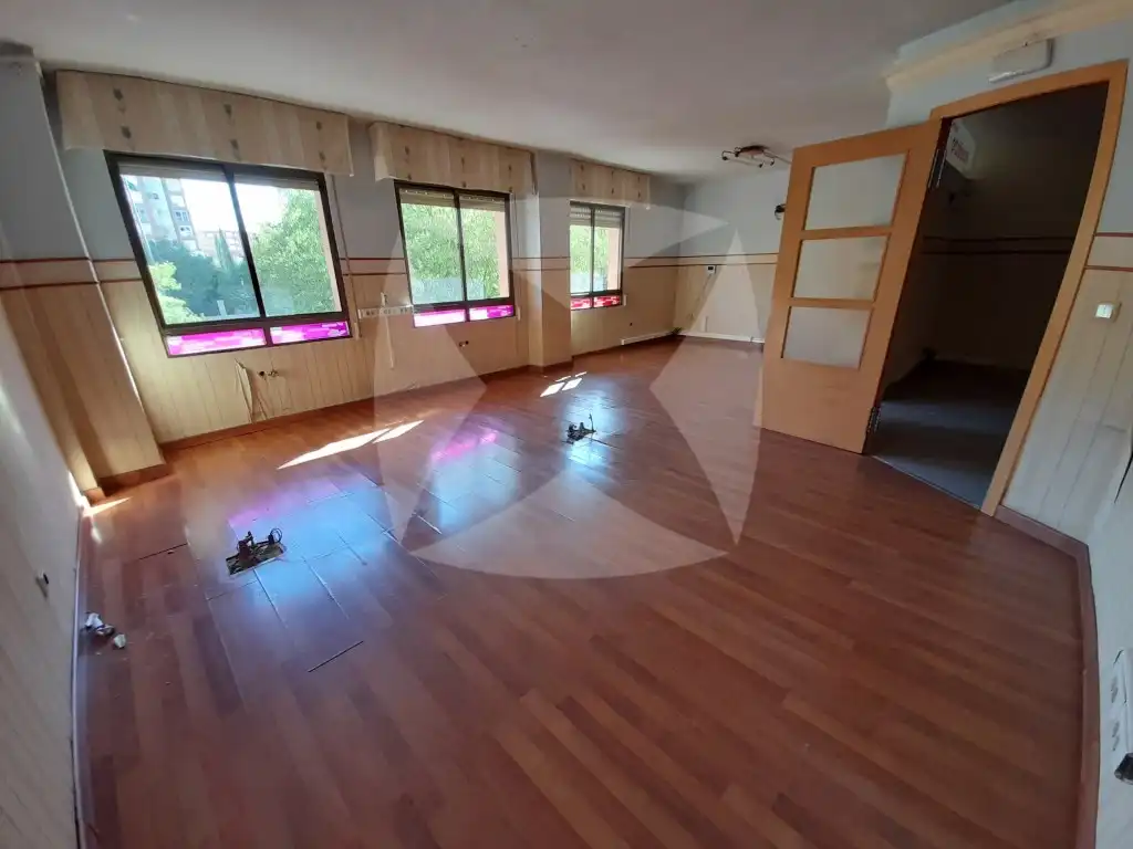Office space with lift to rent in Calle Antonio Martínez Virel Edificio Alhambra