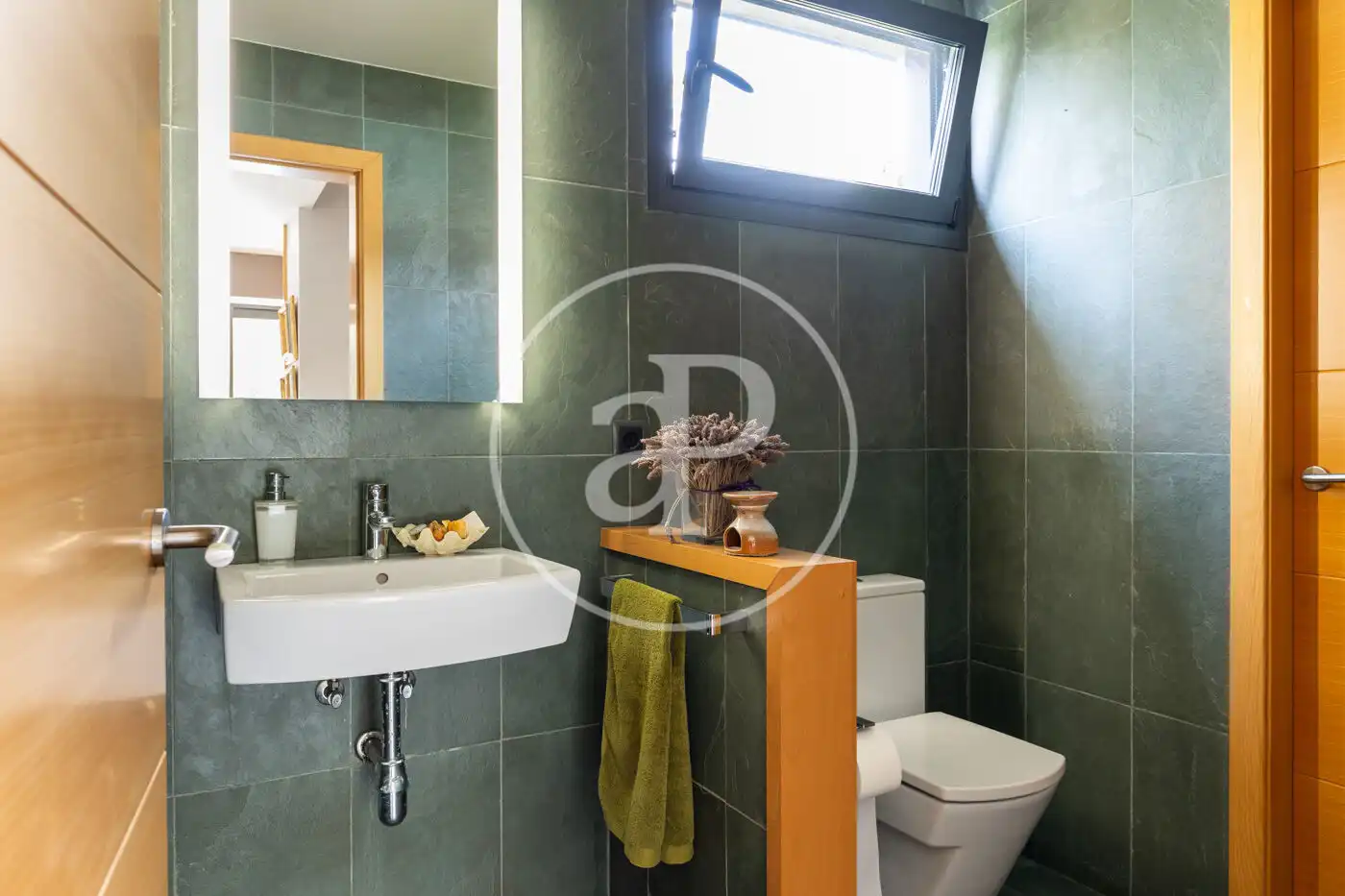 Bathroom of Houses for sale in Sant Cugat del Vallès  with Air Conditioner, Heating and Private garden
