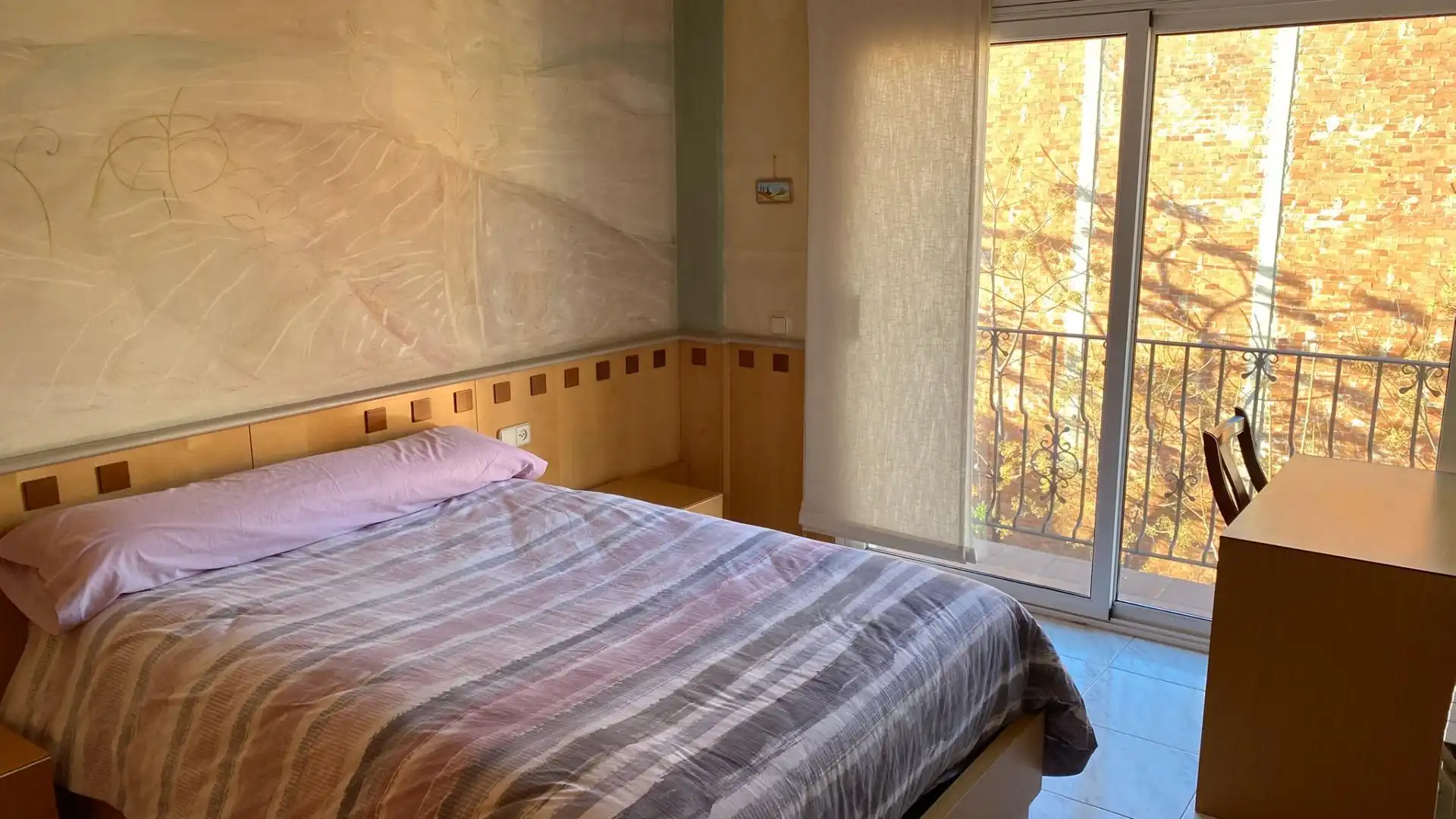 Habitación de Casa adosada en venta en Pineda de Mar