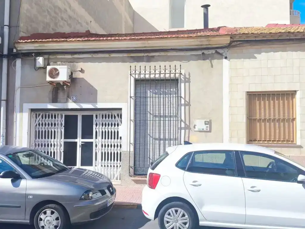 Vista exterior de Casa adosada en venda en Torrevieja