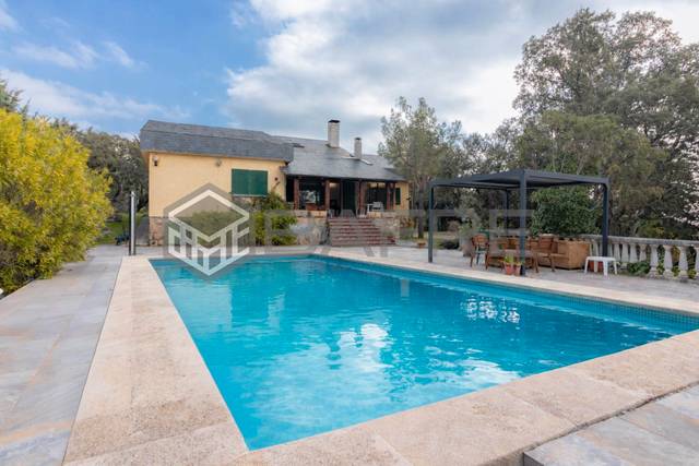 Casa-chalet en Venta en C. Cerro Blanco en Navalagamella