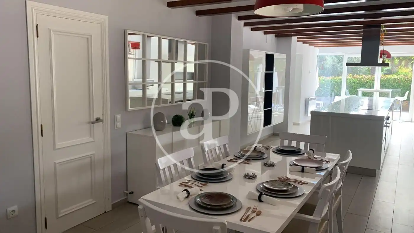 Casa o xalet de lloguer a Carrer Gregal, Los Pinares - La Masia