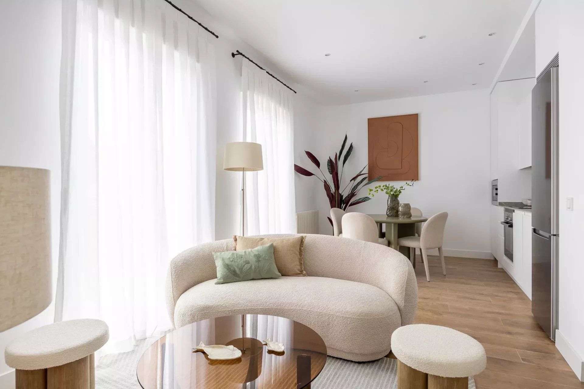 Living room of Flat for sale in  Madrid Capital  with Air Conditioner, Heating and Furnished