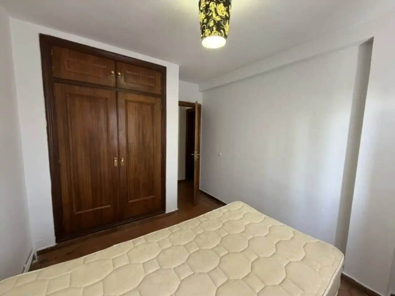 Dormitori de Casa adosada de lloguer en Buitrago del Lozoya amb Calefacció, Jardí privat i Terrassa