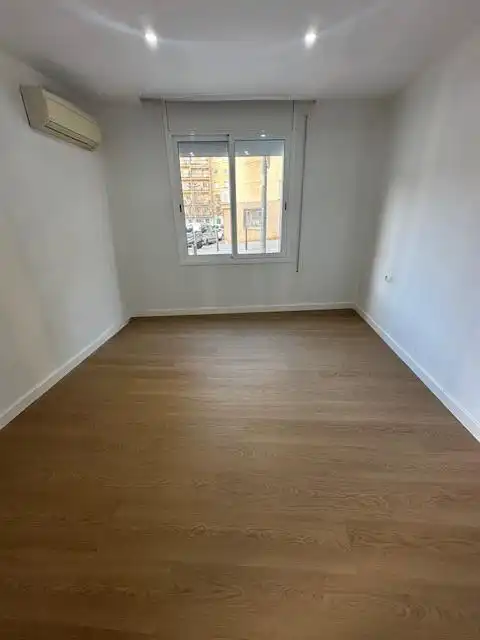 Schlafzimmer von Maisonette zum Verkauf in Badalona mit Klimaanlage und Parkett