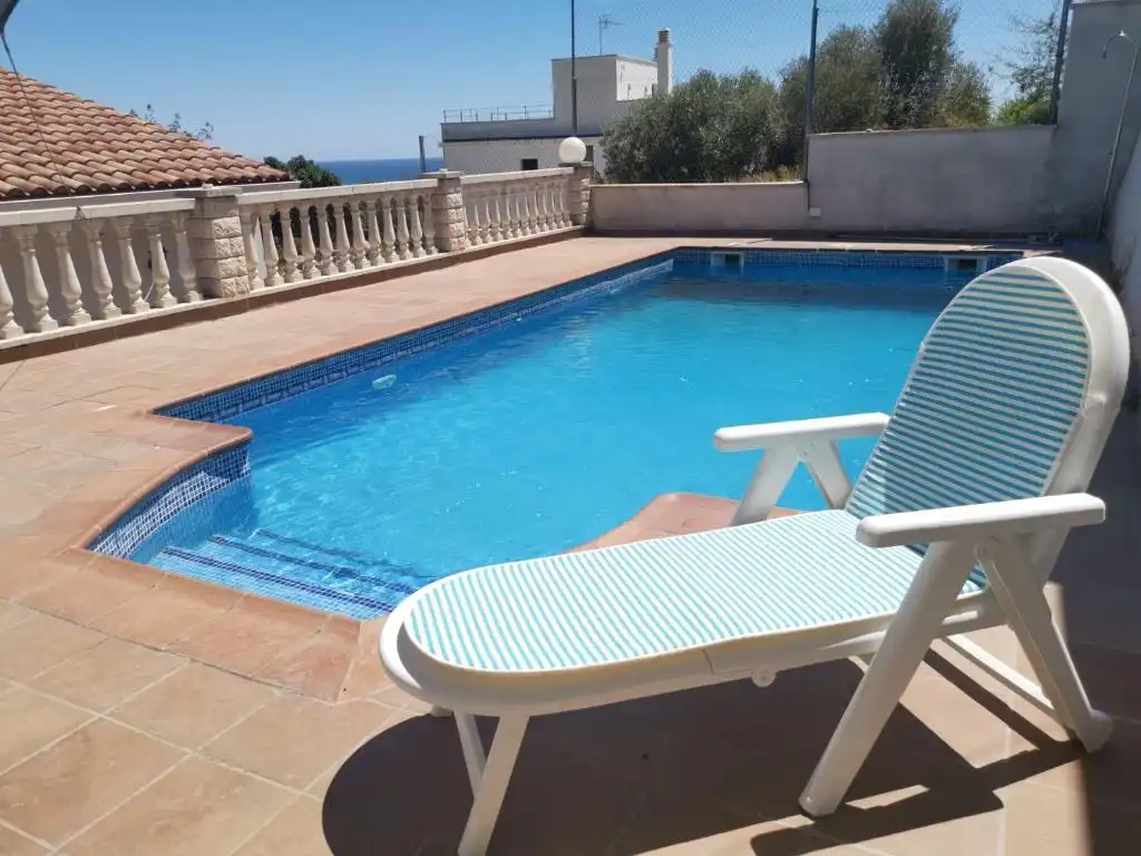 Casa con piscina en venta en Carrer Vallès, imagen 3