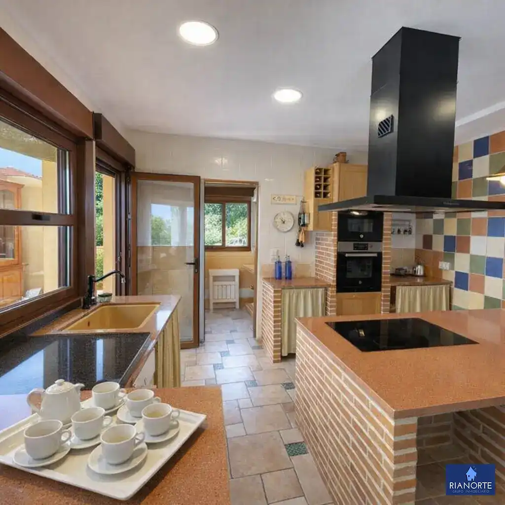 Cocina de Casa o chalet en venta en Gozón con Calefacción, Jardín privado y Terraza