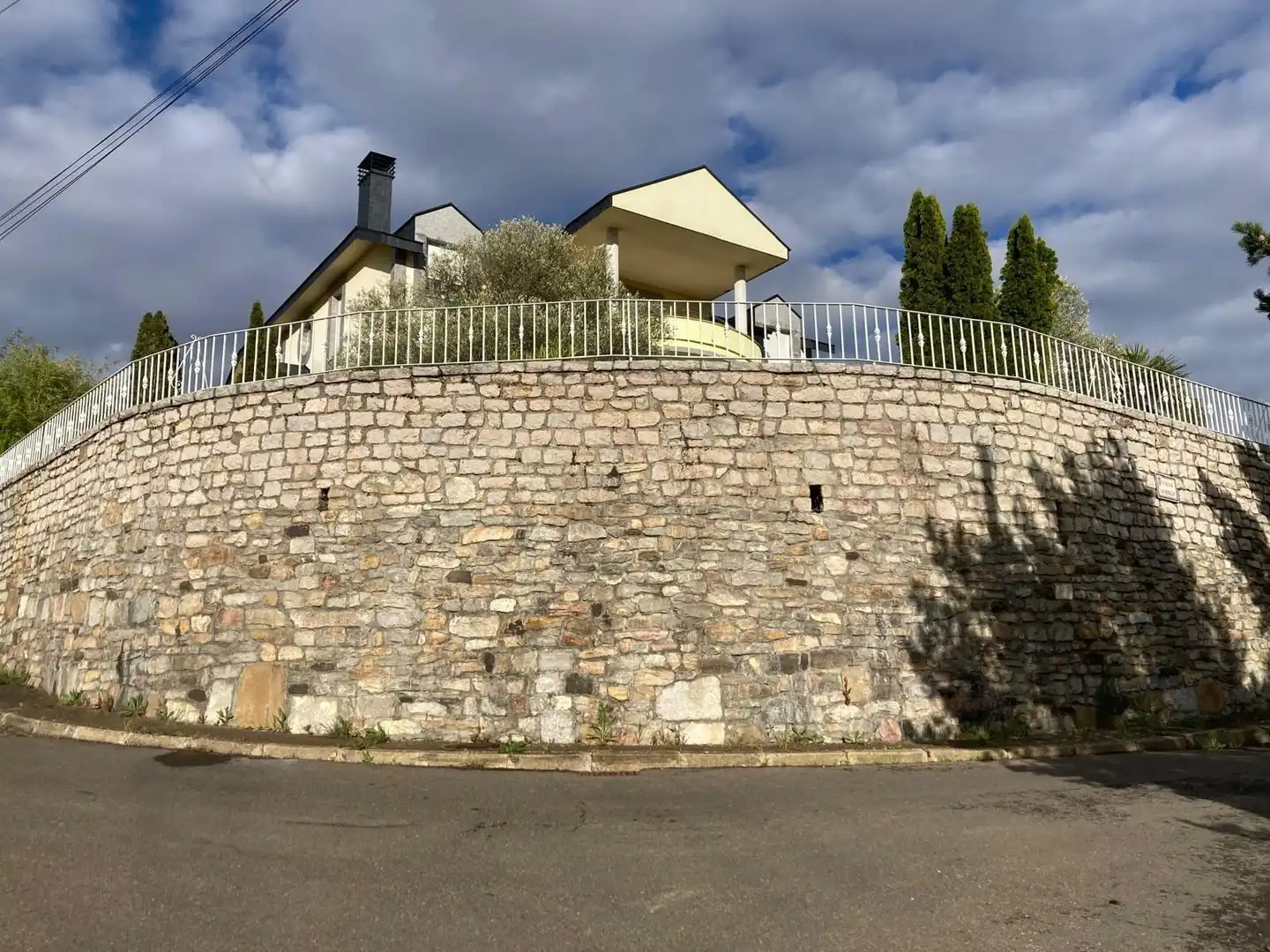 Vista exterior de Casa o chalet en venta en Valdefresno con Calefacción, Jardín privado y Terraza