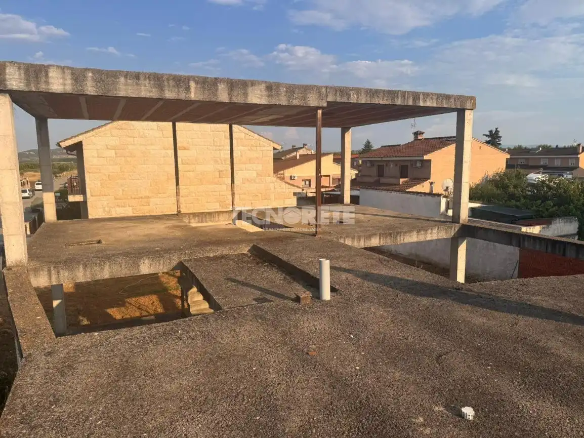 Casa adosada en venta en Calera y Chozas