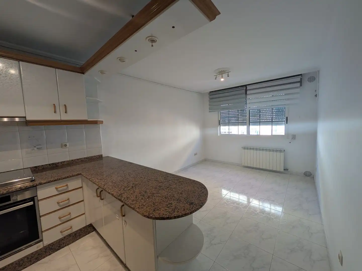 Cocina de Piso en venta en Carballo con Calefacción y Trastero