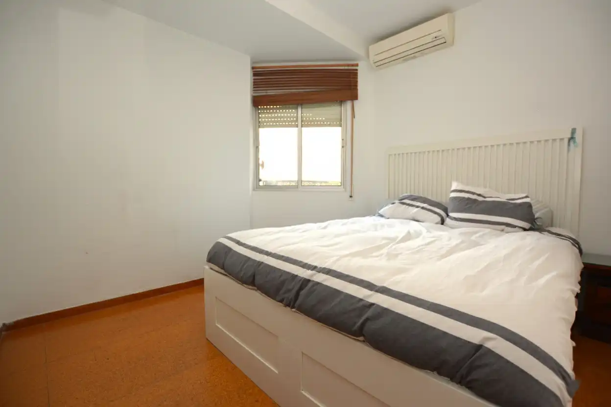 Bedroom of Flat for sale in Sevilla  with Air Conditioner, Heating and Terrace
