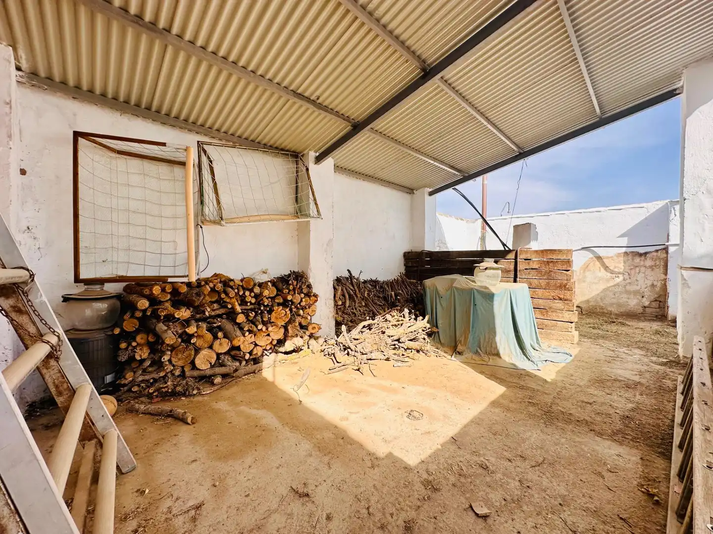 Vista exterior de Finca rústica en venda en Loja amb Jardí privat, Terrassa i Traster