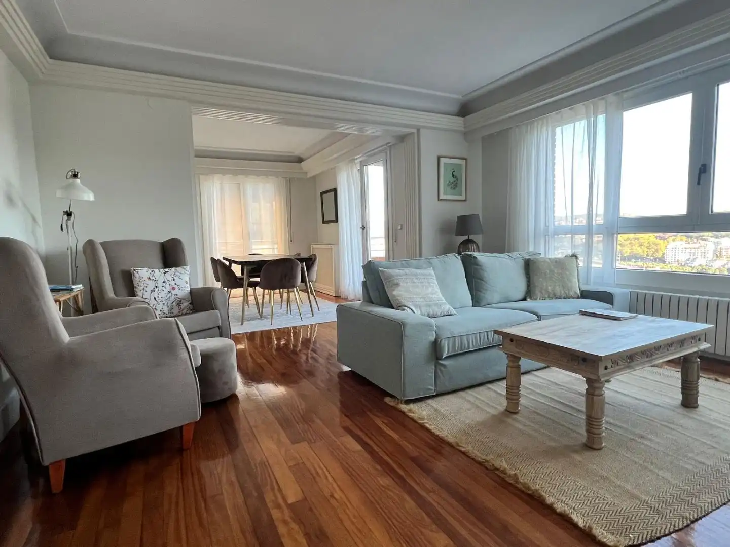 Wohnzimmer von Wohnung zur Miete in Donostia - San Sebastián  mit Heizung, Parkett und Terrasse