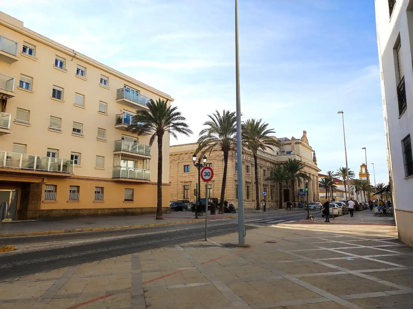 Vista exterior de Edificio en venta en Cádiz