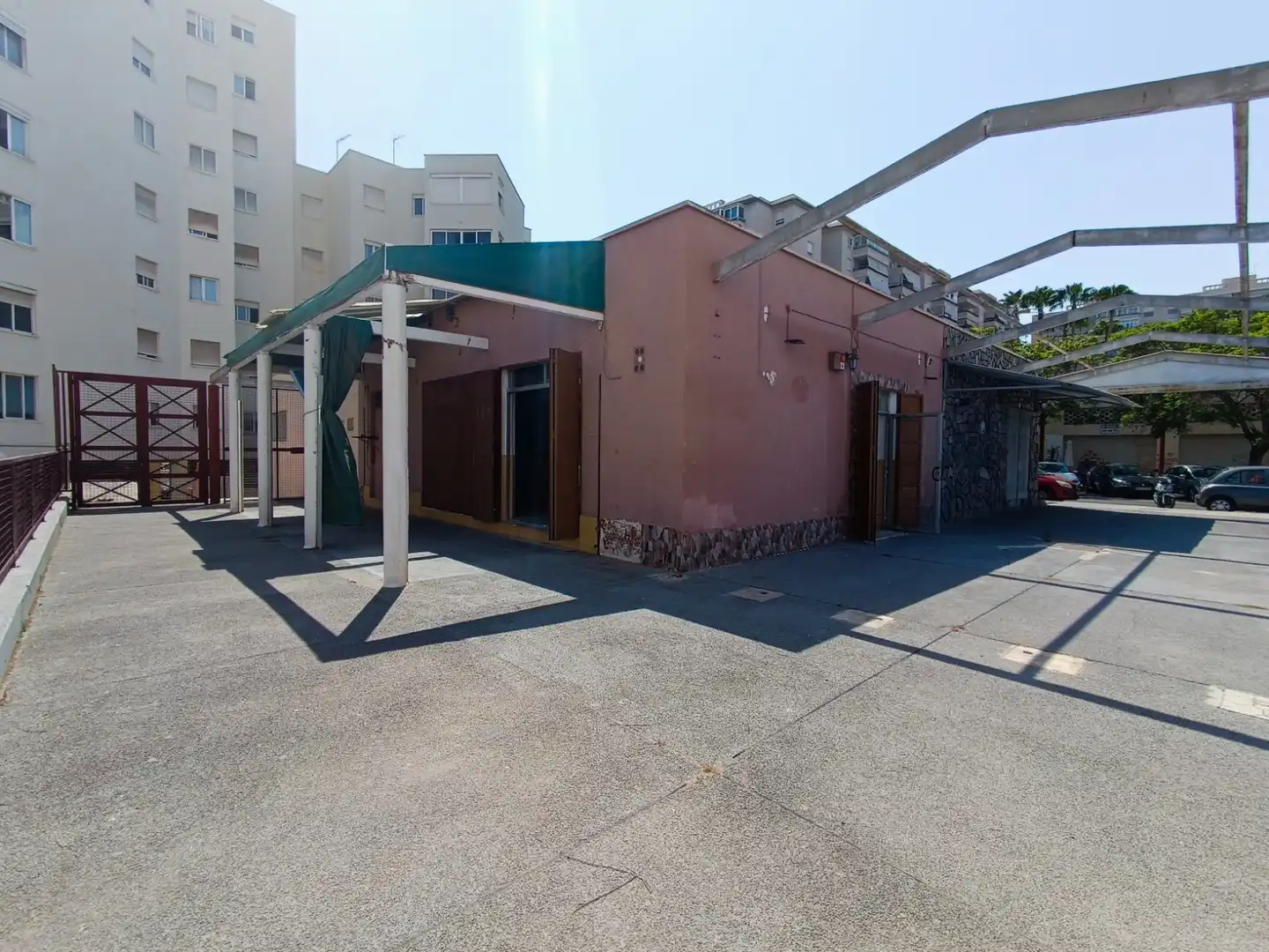 Vista exterior de Local en venda en Alicante / Alacant amb Terrassa