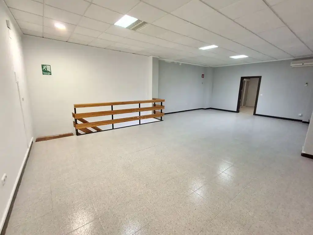 Local comercial de lloguer a La Roda, imagen 4