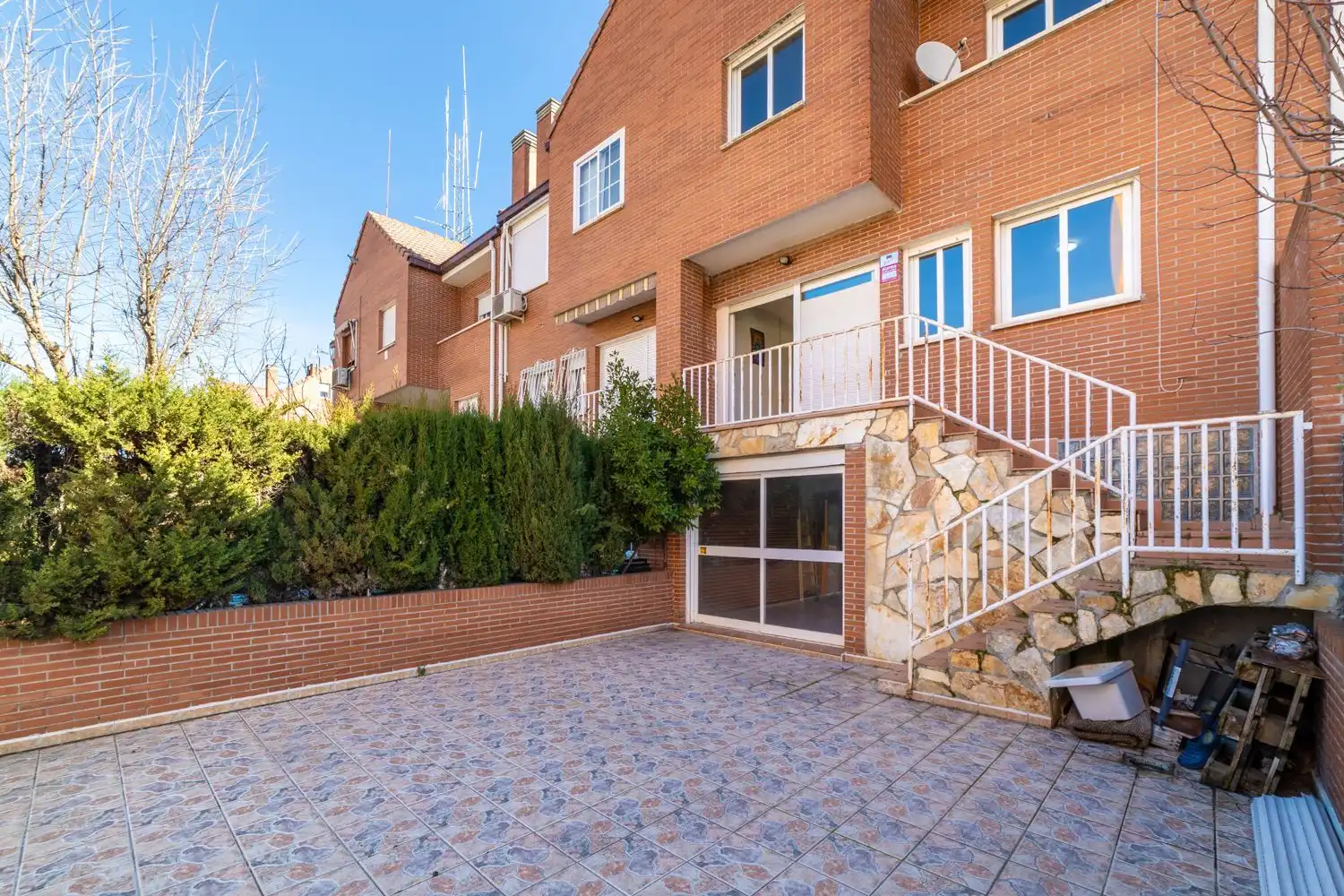 Vista exterior de Casa adosada en venta en Fuenlabrada con Calefacción, Jardín privado y Terraza