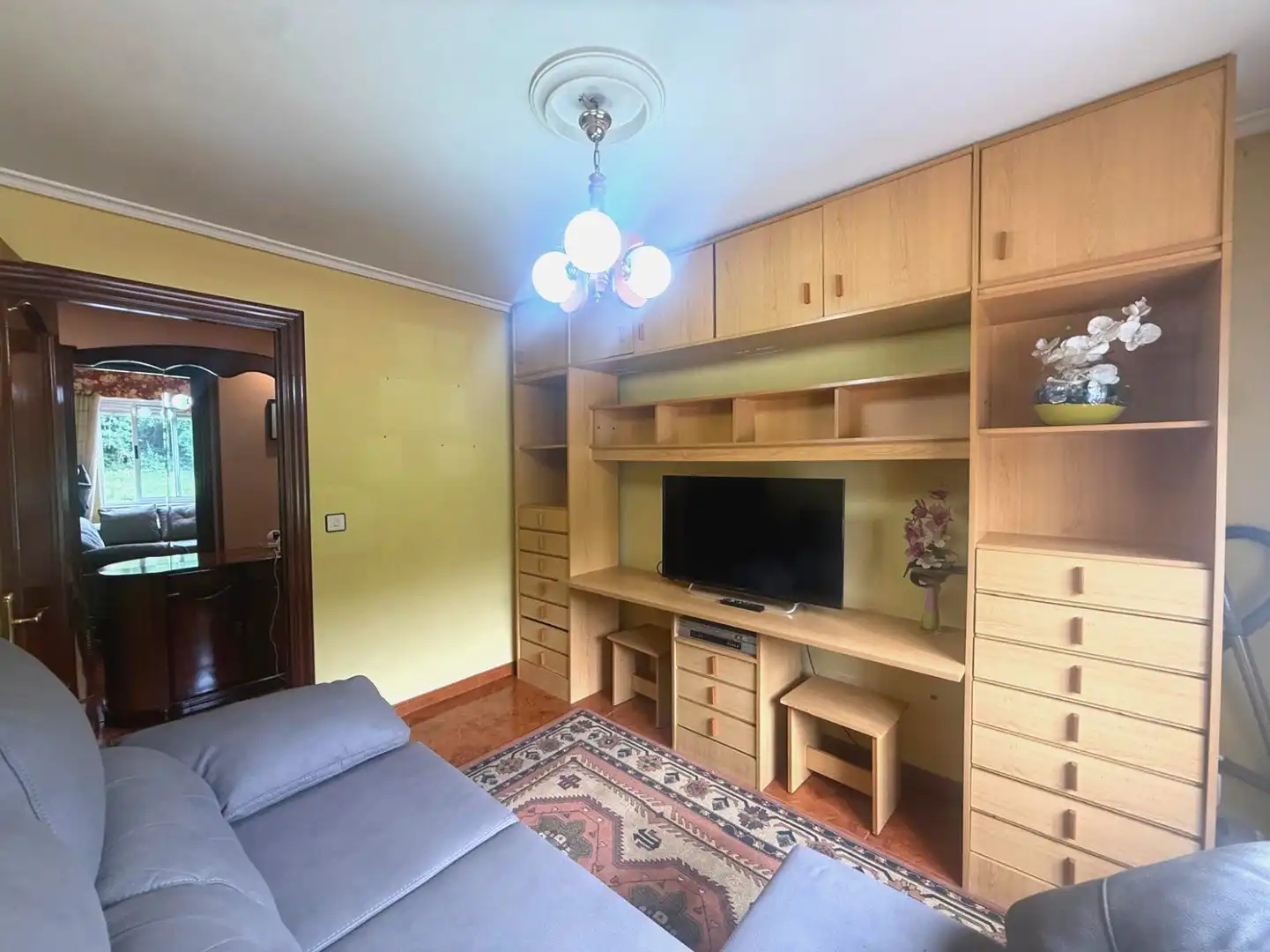 Living room of Flat for sale in Avilés  with Private garden, Parquet flooring and Furnished
