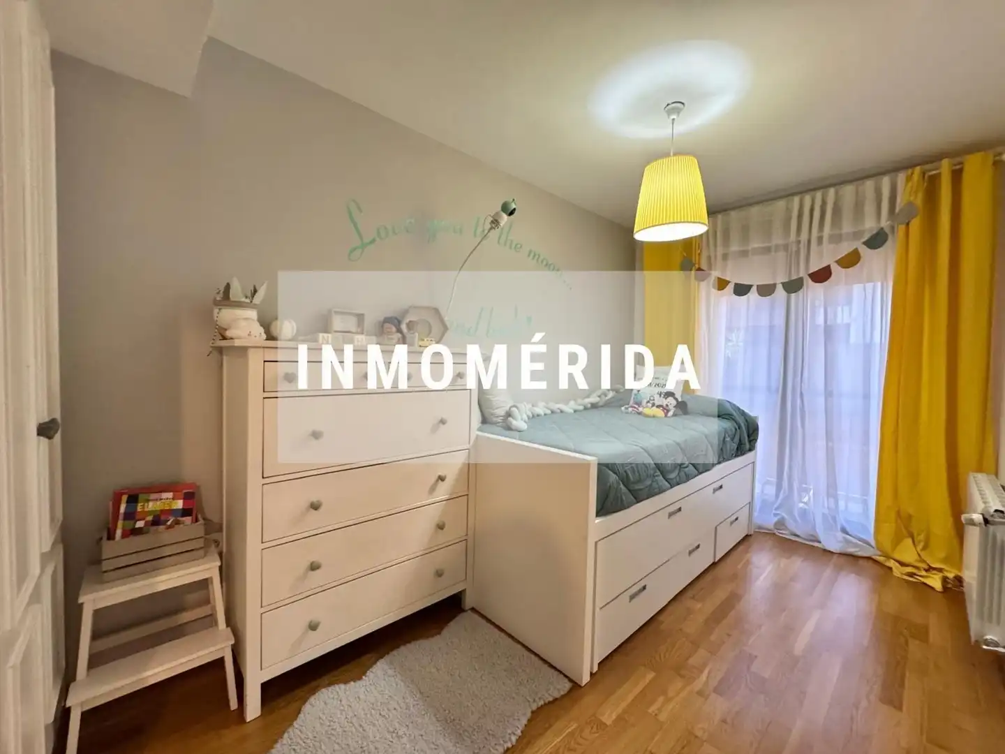 Habitación de Casa adosada en venta en Mérida con Aire acondicionado, Calefacción y Jardín privado