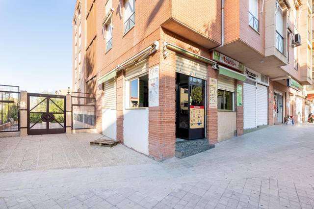 Local comercial en Venta en Camino DE ALFACAR en Parque Nueva Granada
