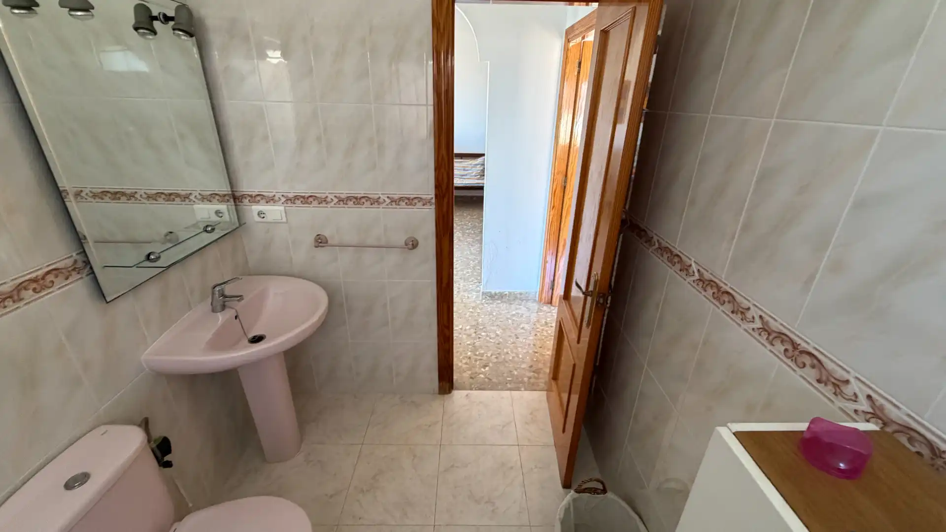 Bany de Pis en venda en Torrox amb Terrassa, Moblat i Forn