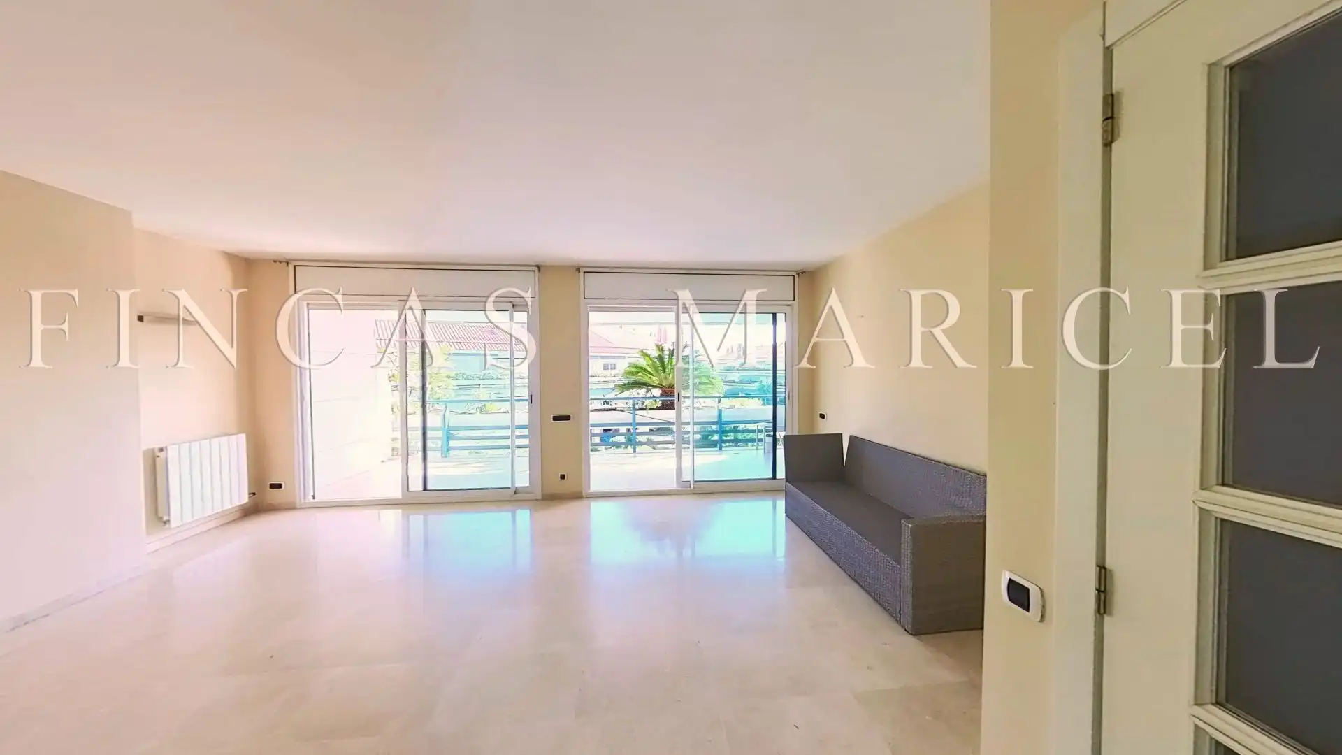 Sala de estar de Ático en venta en Sitges con Aire acondicionado, Calefacción y Terraza