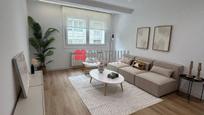 Living room of Flat for sale in Santiago de Compostela 